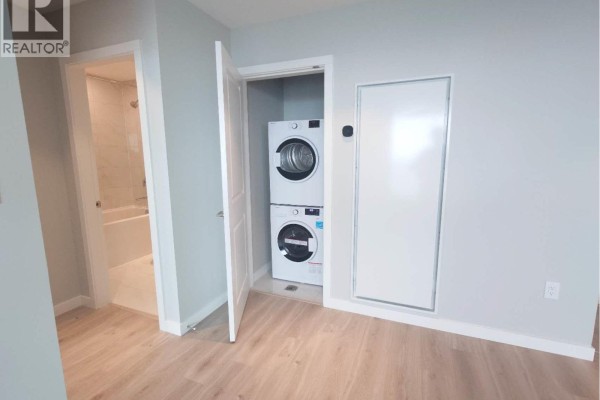 27xx 5938 Olive Avenue, Burnaby, BC V5H0M6 Photo 3