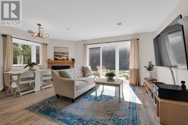 Living room - 28 - 11 Laguna Parkway, Ramara, ON L0K1B0 Photo 4
