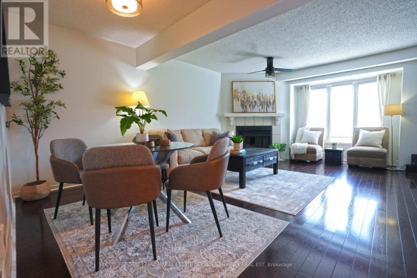 Family room - 28 - 3140 Fifth Line W, Mississauga, ON L5L1A2 Photo 5