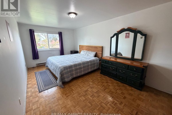 Bedroom 2 - 28 - 33 Taunton Road, Oshawa, ON L1G3T6 Photo 4
