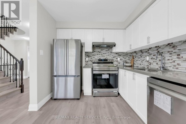 Kitchen - 28 - 5110 Fairview Street, Burlington, ON L7L7H6 Photo 2