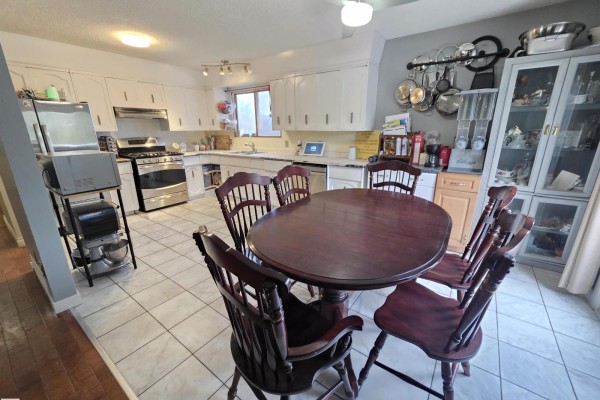 Dining room - #28 53111 Rge Road 22, Rural Parkland County, AB T7Y2J4 Photo 2