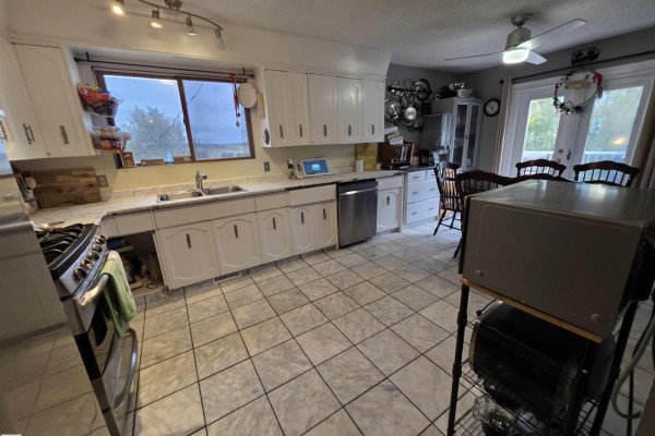Kitchen - #28 53111 Rge Road 22, Rural Parkland County, AB T7Y2J4 Photo 3