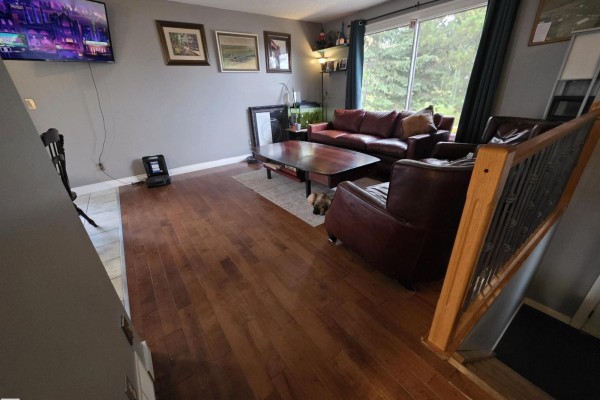 Family room - #28 53111 Rge Road 22, Rural Parkland County, AB T7Y2J4 Photo 4