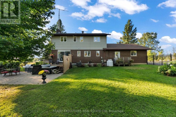 Kitchen - 28 Anglican Church Road, Rideau Lakes, ON K0G1L0 Photo 2