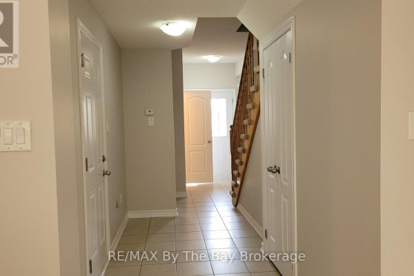Bathroom - 28 Arcadia Drive, Wasaga Beach, ON L9Z3C7 Photo 2