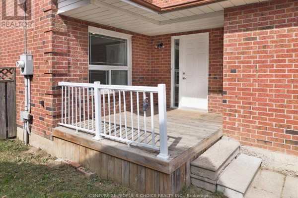 28 Beisel Court, Brampton, ON L6Z2R7 Photo 2