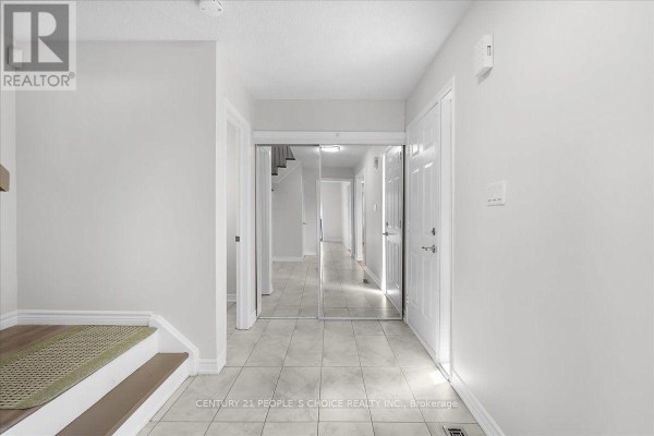 28 Beisel Court, Brampton, ON L6Z2R7 Photo 3