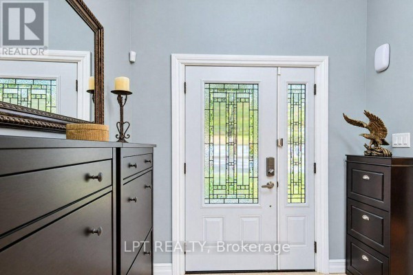 Living room - 28 Bridlewood Drive E, Guelph, ON N1G4B2 Photo 4
