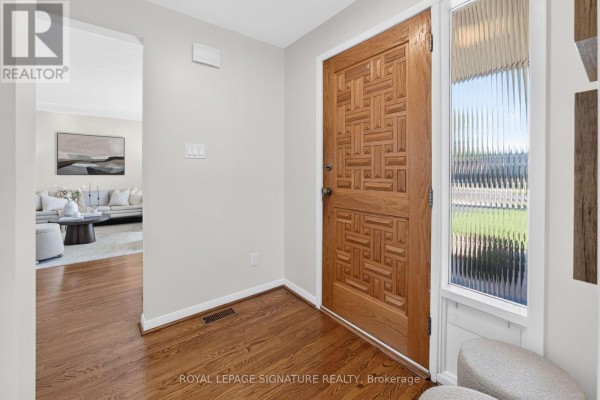 Laundry room - 28 Candlewood Crescent, Toronto, ON M3J1G8 Photo 3