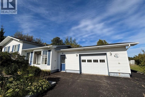 Mud room - 28 Carr St, Belledune, NB E8G1Y6 Photo 4