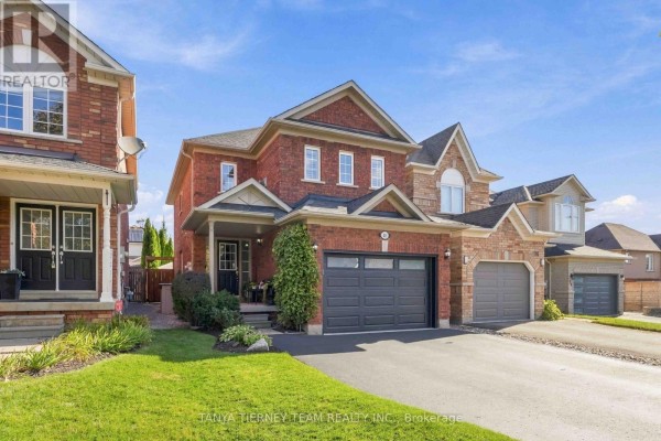 Residential for sale at 28 Castle Green Drive, Whitby, ON - MLS® z2Brmc