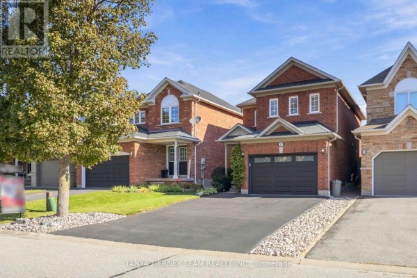 28 Castle Green Drive, Whitby, ON, photo 3