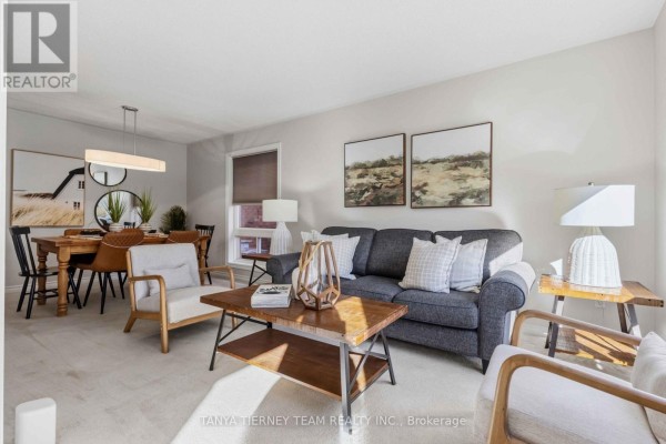 Family room - 28 Castle Green Drive, Whitby, ON L1R2P9 Photo 5