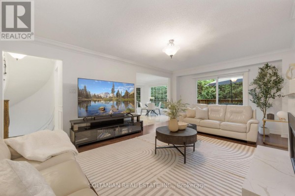 Dining room - 28 Dunvegan Drive, Richmond Hill, ON L4C6K1 Photo 5