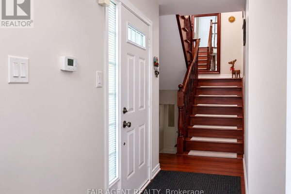 Primary Bedroom - 28 Elderberry Avenue, Grimsby, ON L3M5R5 Photo 4