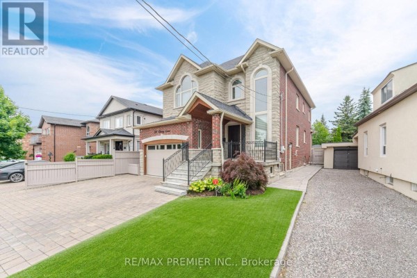 28 Ellerby Square N, Vaughan