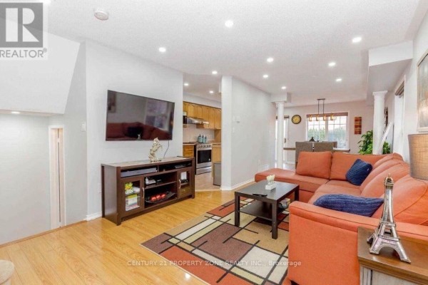 28 Elmpark Court, Brampton, ON L6P1A8 Photo 2