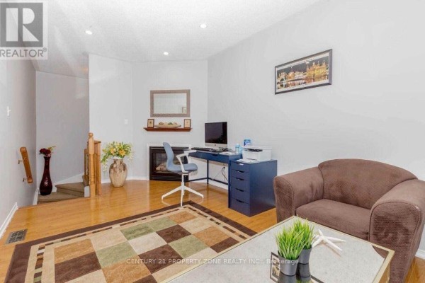 28 Elmpark Court, Brampton, ON L6P1A8 Photo 3