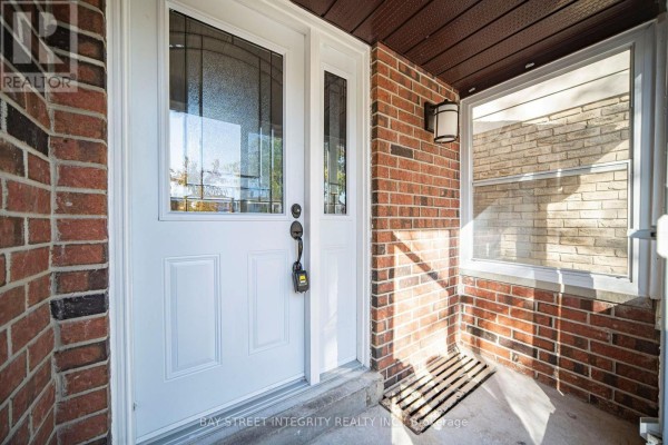 Dining room - 28 Fawndale Crescent, Toronto, ON M1W3K1 Photo 3