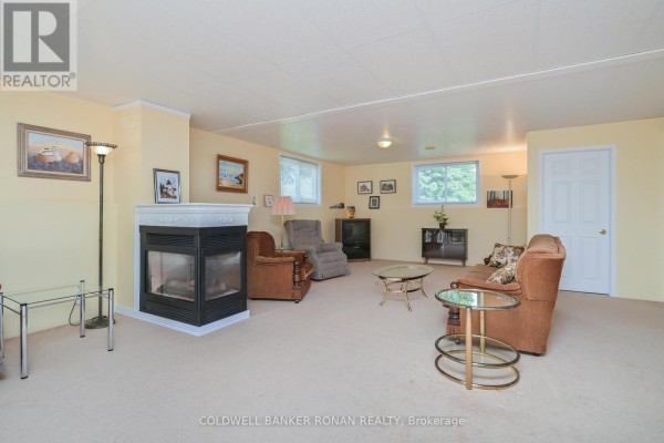 Dining room - 28 Fisher Drive, Adjala Tosorontio, ON L0M1J0 Photo 2