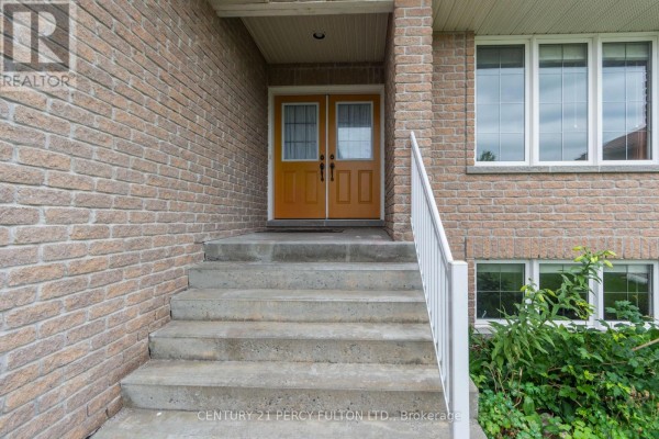28 Freedom Crescent, Quinte West, ON, photo 3