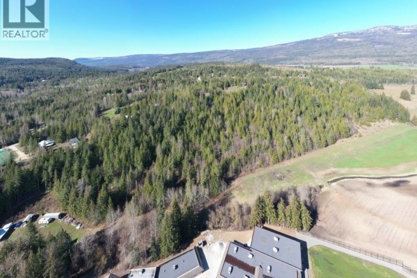 28 Gardom Lake Road, Enderby, BC, photo 2