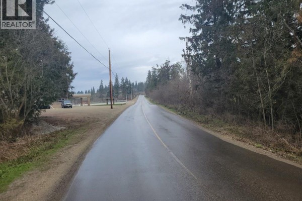 28 Gardom Lake Road, Enderby, BC V0E1V3 Photo 4