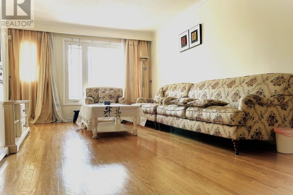28 Greyhound Drive, Toronto, ON, photo 2