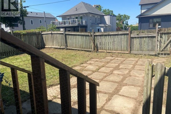 4pc Bathroom - 28 Grove Street, Welland, ON L3B4B4 Photo 3