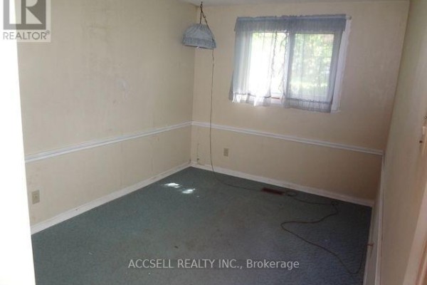 Bedroom 3 - 28 Harcourt Crescent, Kitchener, ON N2P1K9 Photo 5
