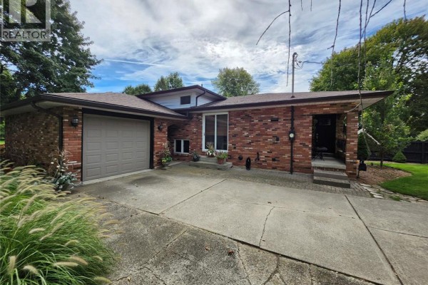 Family room - 28 Jackson Drive, Chatham, ON N7L2N9 Photo 3