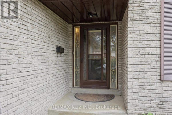 Office - 28 Jubilee Court, Whitby, ON L1N6R3 Photo 2