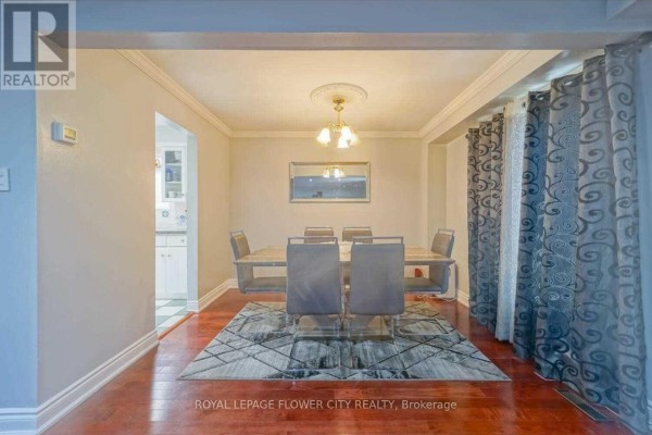 Foyer - 28 Junewood Crescent, Brampton, ON L6S3T6 Photo 4