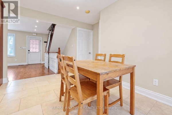 Primary Bedroom - 28 Lake Avenue, Richmond Hill, ON L4E3G3 Photo 4