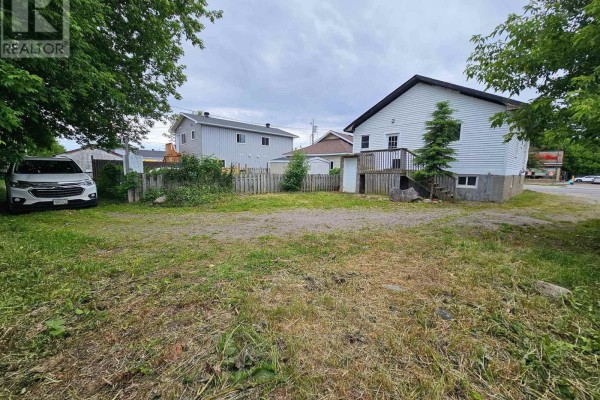 28 Lakeshore Drive, North Bay, ON P1A2A2 Photo 4