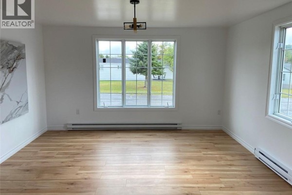 28 Le Paradis Street, Saint Jacques, NB, photo 3