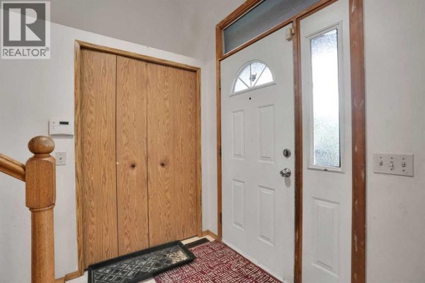 Primary Bedroom - 28 Martinridge Road Ne, Calgary, AB T3J3L4 Photo 4