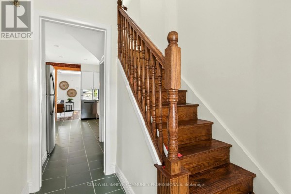 Family room - 28 North Oval, Hamilton, ON L8S3Y6 Photo 4