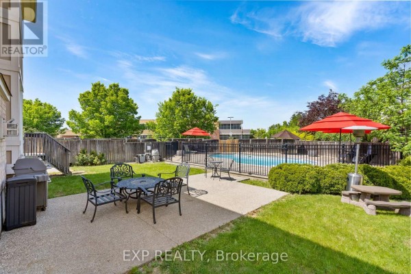 28 Ohara Lane, Hamilton, ON, photo 3