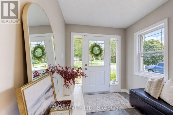 Bedroom - 28 Roth Avenue, Wilmot, ON N3A4K8 Photo 4