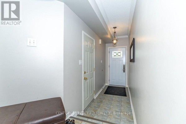 Bedroom 2 - 28 Rumi Crescent, Toronto, ON M4A2X6 Photo 5