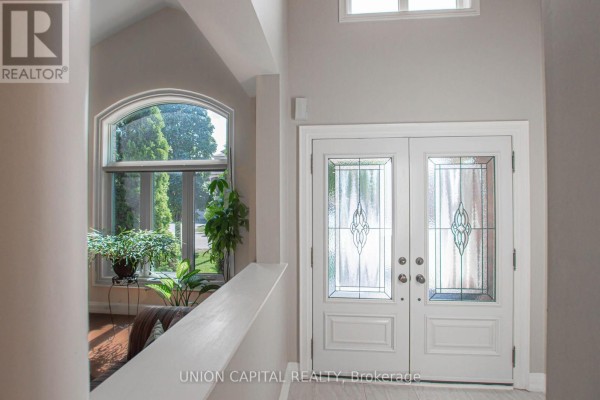 Laundry room - 28 Sail Crescent, Vaughan, ON L6A2Z2 Photo 5