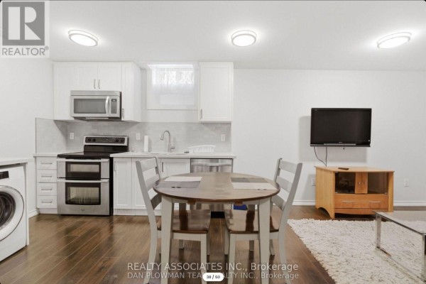 Living room - 28 Sheldon Drive, Ajax, ON L1T4K7 Photo 4