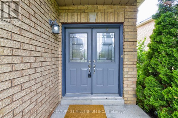 Primary Bedroom - 28 Silo Court, Brampton, ON L6X4S4 Photo 4