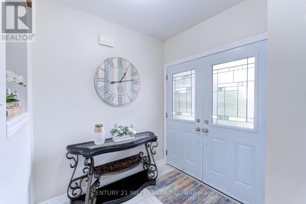 Bedroom 2 - 28 Silo Court, Brampton, ON L6X4S4 Photo 5