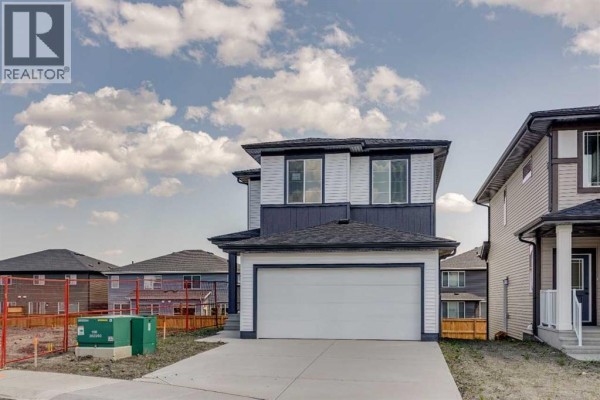 Great room - 28 Southborough Bay, Cochrane, AB T4C3J8 Photo 2
