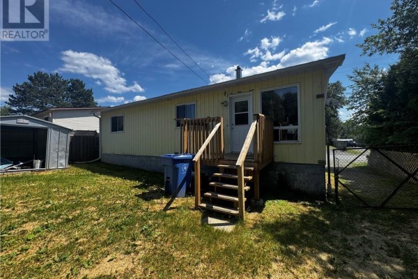 28 Spruce Street, Temagami, ON, photo 2