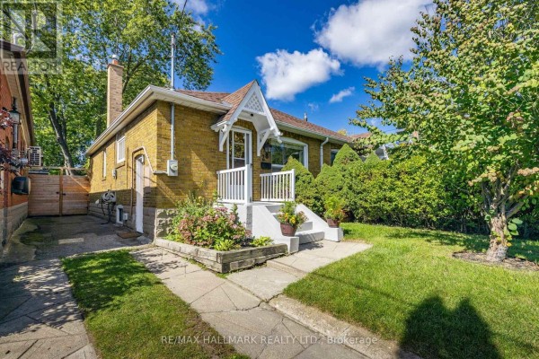 Kitchen - 28 Thora Avenue, Toronto, ON M1L2P9 Photo 2