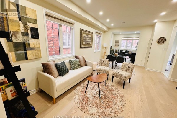 Family room - 28 Thorp Crescent, Ajax, ON L1T0G9 Photo 5